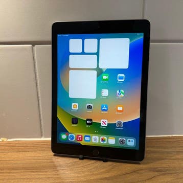 Apple iPad (5th generation) 128GB Wifi - Mobiele telefoon, Nieuw