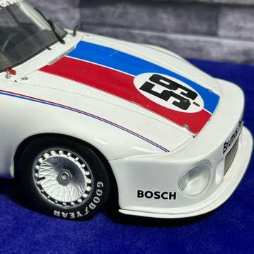 Carousel 1 1:18 - Model raceauto - Carousel 1 Limited, Nieuw