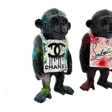 Priscilla Vettese (1985) - Banksy Monkey Sign: Chanel and, Antiek en Kunst