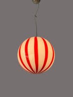 MIMU interior - Lustre - LAMPE FILIGRANE ROUGE - verre, Antiek en Kunst