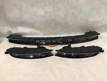 Porsche Taycan achterlichten set links rechts + middenstuk f, Verzenden, Gebruikt