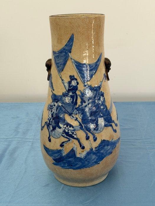 Vaas - Keramiek - China - Qing Dynastie (1644-1911), Antiek en Kunst, Antiek | Overige Antiek