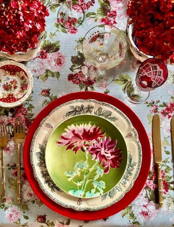 Tafelkleed met Victoriaanse bloemenprint voor grote tafels.