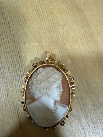 Cameo Vintage 18k goud brochependant, jaren 1960 – 10,8 g