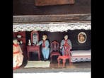 Antieke Huisvlijt - Poppenhuis Historische Roombox- koffer (