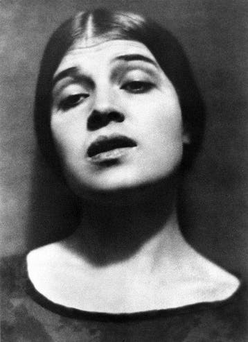 Edward Weston (1886–1958) - Tina in Mexico