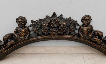Snijwerk, Kroonstuk - Breedte 100 cm - 32 cm - Notenhout