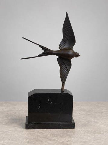 sculptuur, Art Deco zwaluw in vlucht - 48 cm - Brons, Marmer