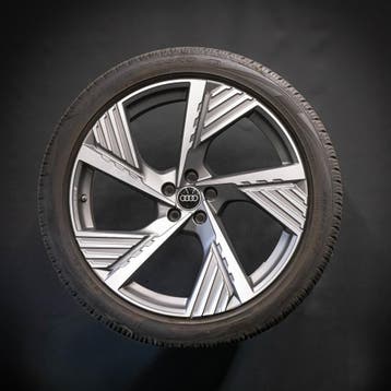 Audi Q8 e-tron 22 inch Velgen All Season Origineel, Auto-onderdelen, Banden en Velgen, Gebruikt, 265 mm, Banden en Velgen, Overige maten