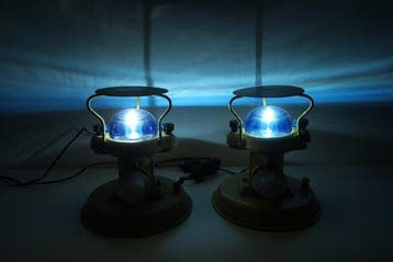 Lamp - Glas, Staal - Twee luchthavenbakenlichten