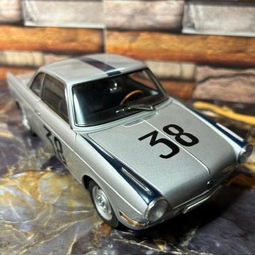 Autoart 1:18 - Modelauto - Autoart 1:18 - BMW 700 Sport -, Nieuw
