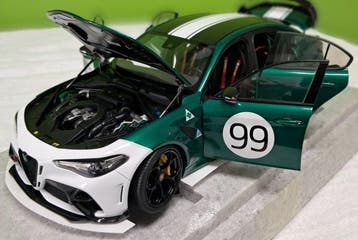Motorhelix 1:18 - Model sportwagen - ALFA ROMEO - Giulia GTA, Nieuw