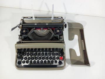 Marcello Nizzoli - Olivetti, Lettera 22 - - Typemachine -