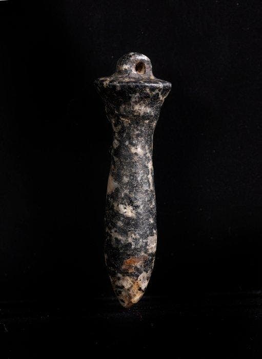 Oudegypte papyrusamulet in graniet - 4.5 cm, Collections, Minéraux & Fossiles