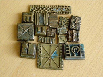 Seize poids géométriques en or, 236 grammes - Abrammuo -, Antiek en Kunst