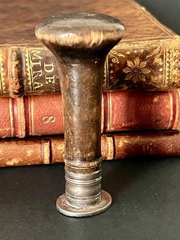 Aristocratie Bois Cachet héraldique - 8 cm