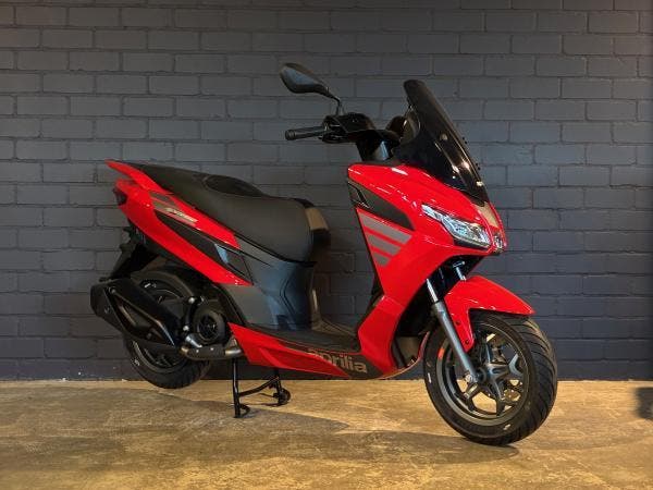 Veiling - Aprilia SXR 50 Rood, Vélos & Vélomoteurs, Scooters | Aprilia