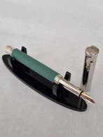 Otto Hutt - Design 04 - Vulpen, Nieuw