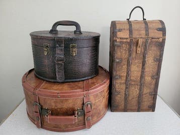 Cercueil (3) - bois, métal, simili-cuir