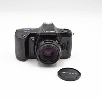 Olympus OM101 + 2/50mm + AF Zoom 3.5-4.5/28-85mm + Flash T18
