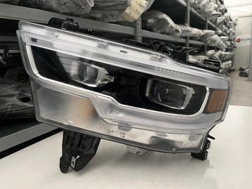 DODGE RAM DT FULL LED KL SCHEINWERFER LINKS P68316085AE, Autos : Pièces & Accessoires, Verzenden