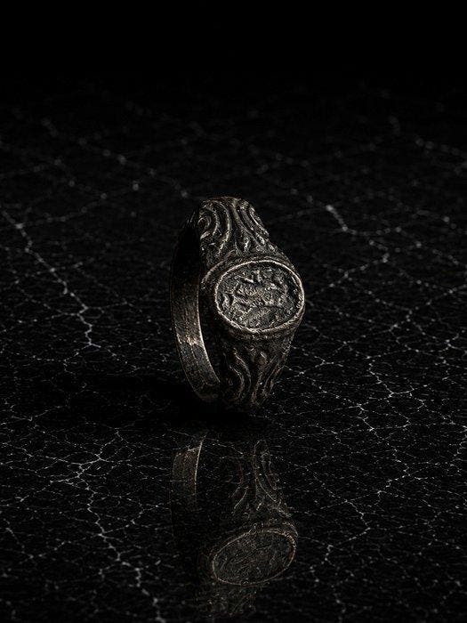 Islamitisch Brons Ring - 12e tot 14e eeuw na Christus, Antiek en Kunst, Antiek | Overige Antiek