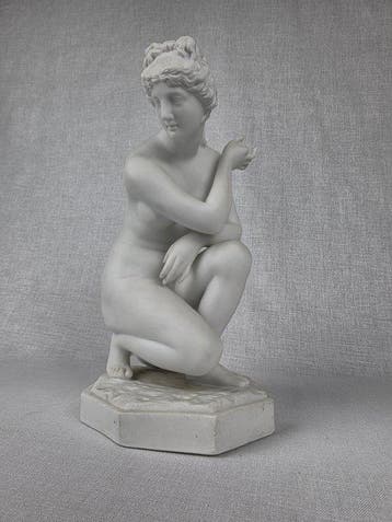 sculptuur, Grande Venere Accovacciata Neoclassica in Biscuit