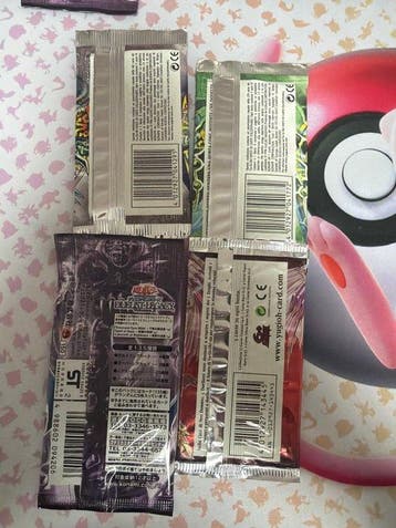 Konami - 4 Booster pack - Yu-Gi-Oh!