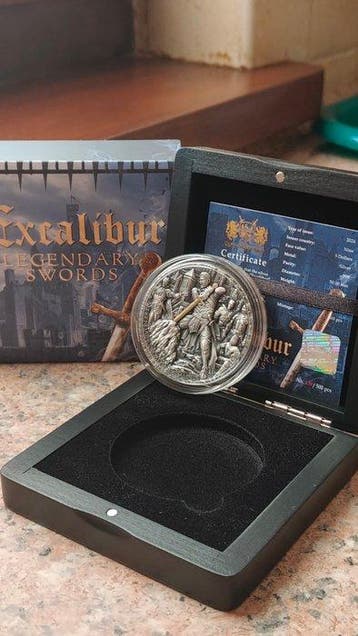 Niue. 5 Dollars 2024, Excalibur, 2 Oz