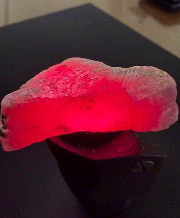 Robijn Pigeon Blood Ruby! 68,80 ct. Mozambique Grote