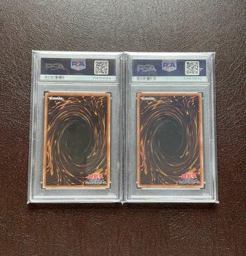 Konami - 2 Graded card - Yu-Gi-Oh! - Dark Magician
