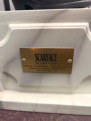 Scarface - XL Tony Montana Statue (200x80x80 cm) - Official