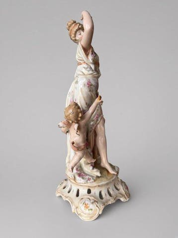 Beeldje - Antique German Bisque Porcelain Figurine of a, Antiek en Kunst