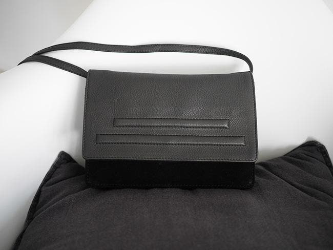 Bandhu leren crossbody tas (Schouder- en handtassen), Bijoux, Sacs & Beauté, Sacs | Sacs à bandoulière, Envoi