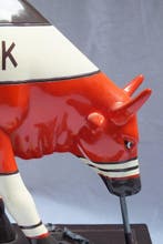 Judy K. Tuckness. - sculptuur, Chocoholic. - 22 cm -