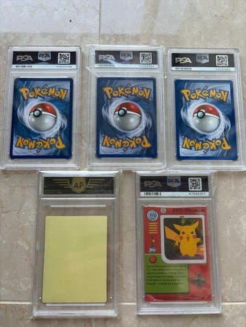 Pokémon - 5 Graded card - Totodile, Charizard, Pikachu,, Nieuw