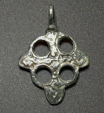 Époque Viking Croix rare en bronze dans un cercle — dite «