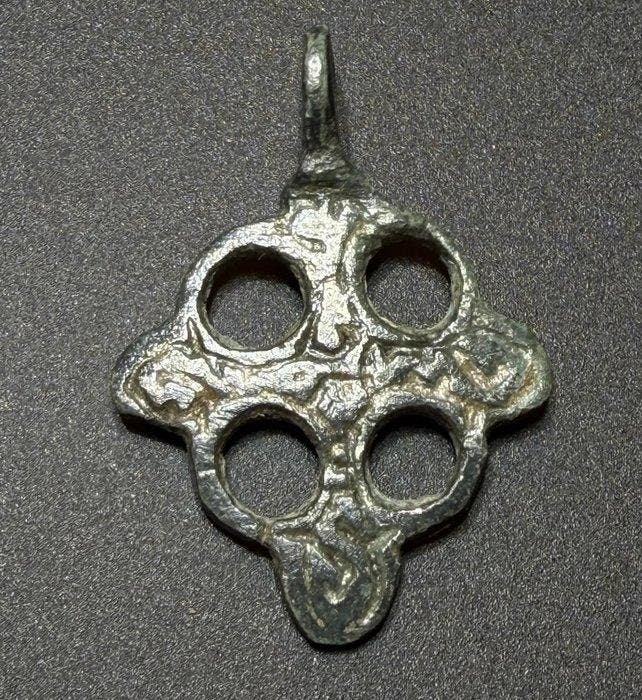 Époque Viking Croix rare en bronze dans un cercle — dite «, Antiek en Kunst, Antiek | Overige Antiek