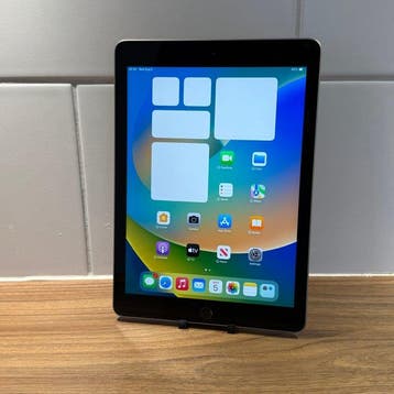 Apple iPad (5th generation) 128GB Wifi - Mobiele telefoon, Nieuw