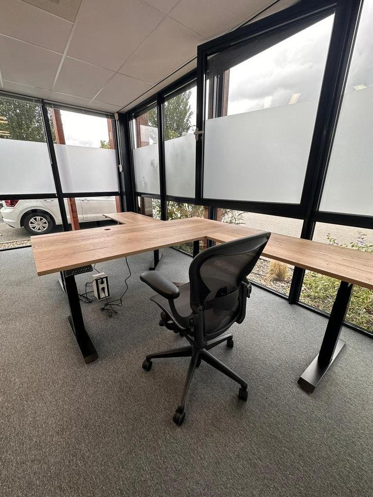 Hoek bureau - Zit Sta Bureau - Elektrisch Verstelbaar, Huis en Inrichting, Bureaus, Nieuw, Elektrisch, In hoogte verstelbaar, Verzenden