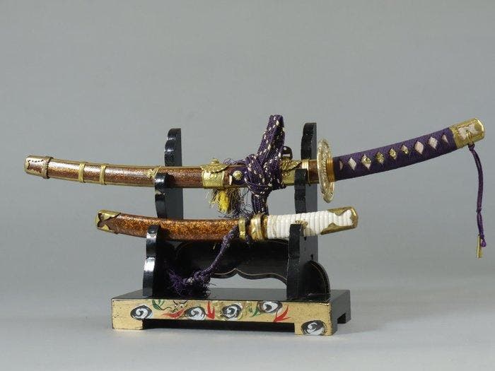 Antique Japanese Yumi-Tachi Display: Bow and Samurai Sword, Antiek en Kunst, Antiek | Overige Antiek