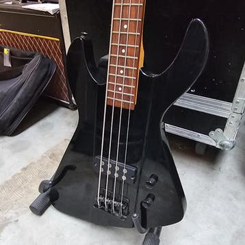 Dean Bassgitaar 4 string Incl. Hoes | Nette Staat, Muziek en Instrumenten, Ophalen of Verzenden, Nieuw