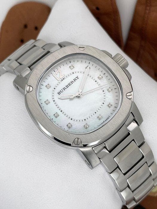 Burberry - Lady Diamonds - Sans prix de réserve - 1804 -, Handtassen en Accessoires, Horloges | Heren