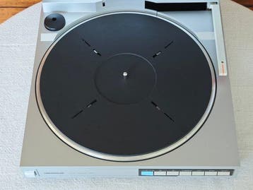 Universum - F2536 - Tangential Linear Tracking Platenspeler, Nieuw