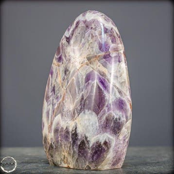 Natuurlijke Chevron-amethist Freiform, Bolivië- 1003.14 g