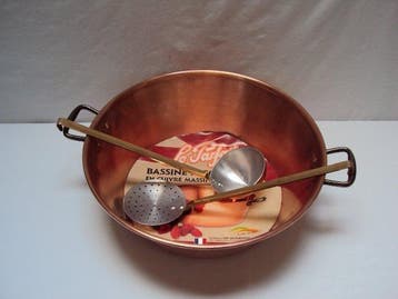 Bassine à confiture cuivre massif avec ces 2 ustensiles