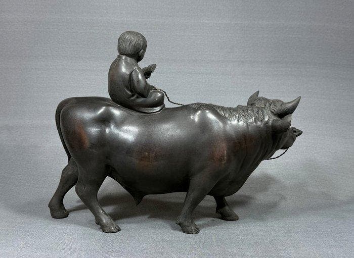Brons - Ishizaki Shuho - Zeer fraaie okimono van een jongen, Antiquités & Art, Antiquités | Autres Antiquités