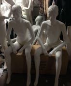 *TIP*  Witte zittende dame, Ophalen of Verzenden