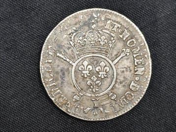 France. Louis XIV (1643-1715). Écu aux insignes