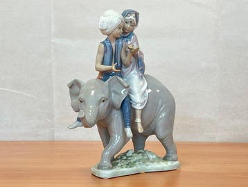 Lladró - José Puche - Sculpture, Niños Hindúes Sobre, Antiquités & Art